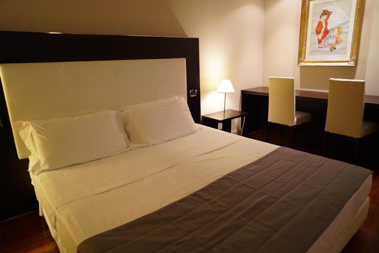 Cremona Palace Hotel Costa Sant'Abramo ภายนอก รูปภาพ