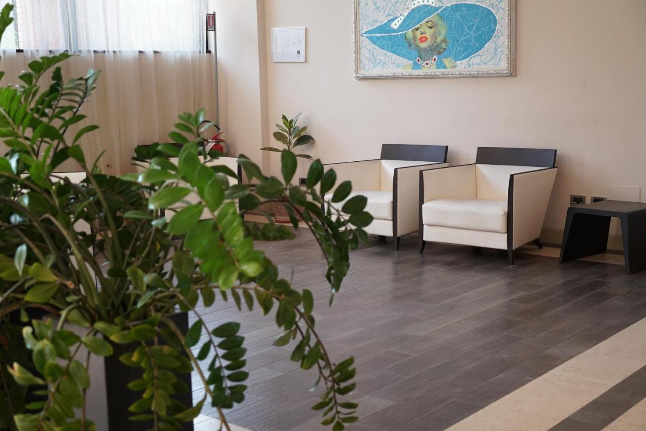 Cremona Palace Hotel Costa Sant'Abramo ภายนอก รูปภาพ