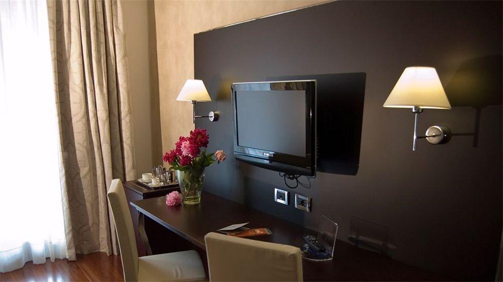Cremona Palace Hotel Costa Sant'Abramo ภายนอก รูปภาพ