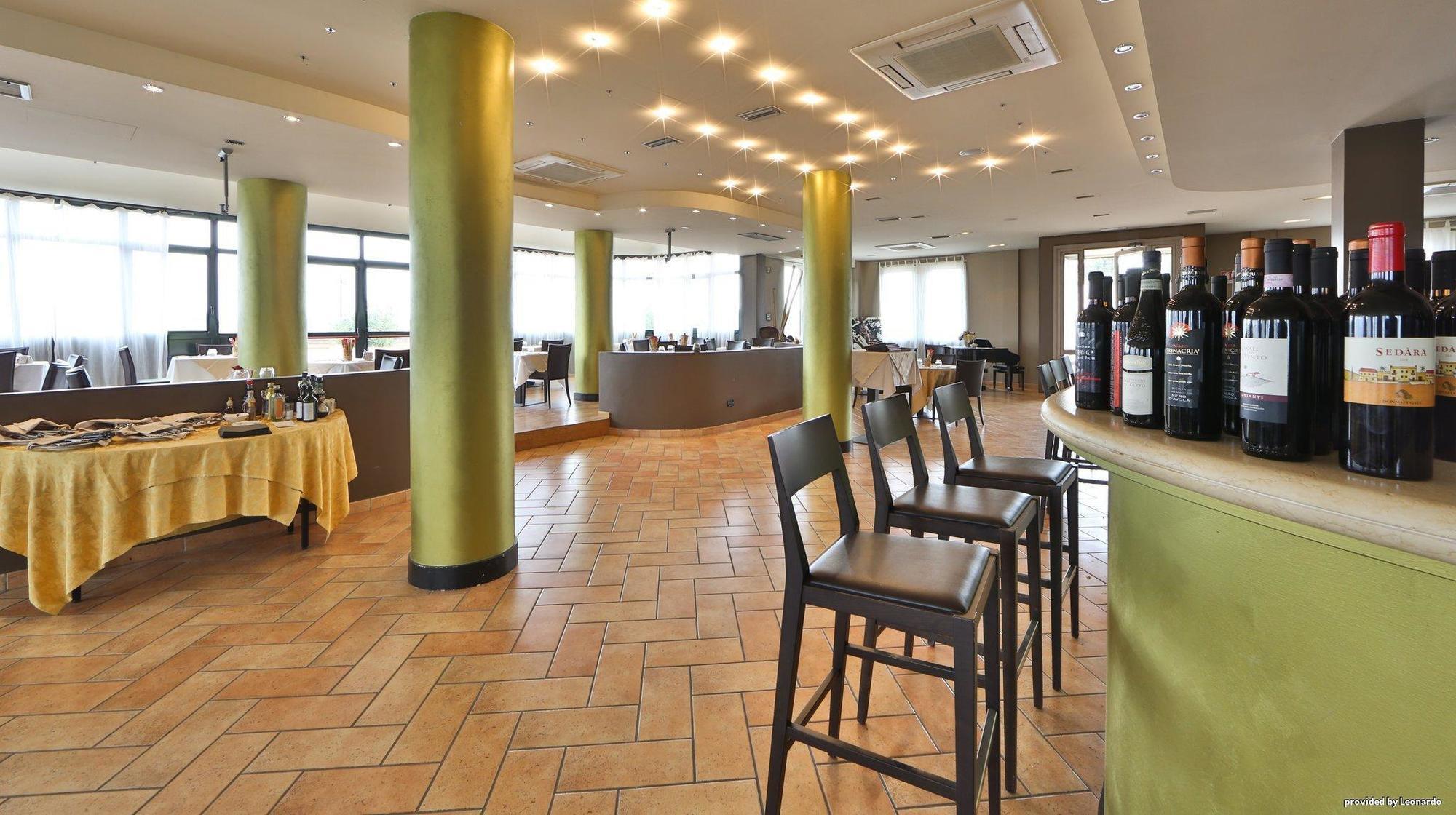 Cremona Palace Hotel Costa Sant'Abramo ภายนอก รูปภาพ