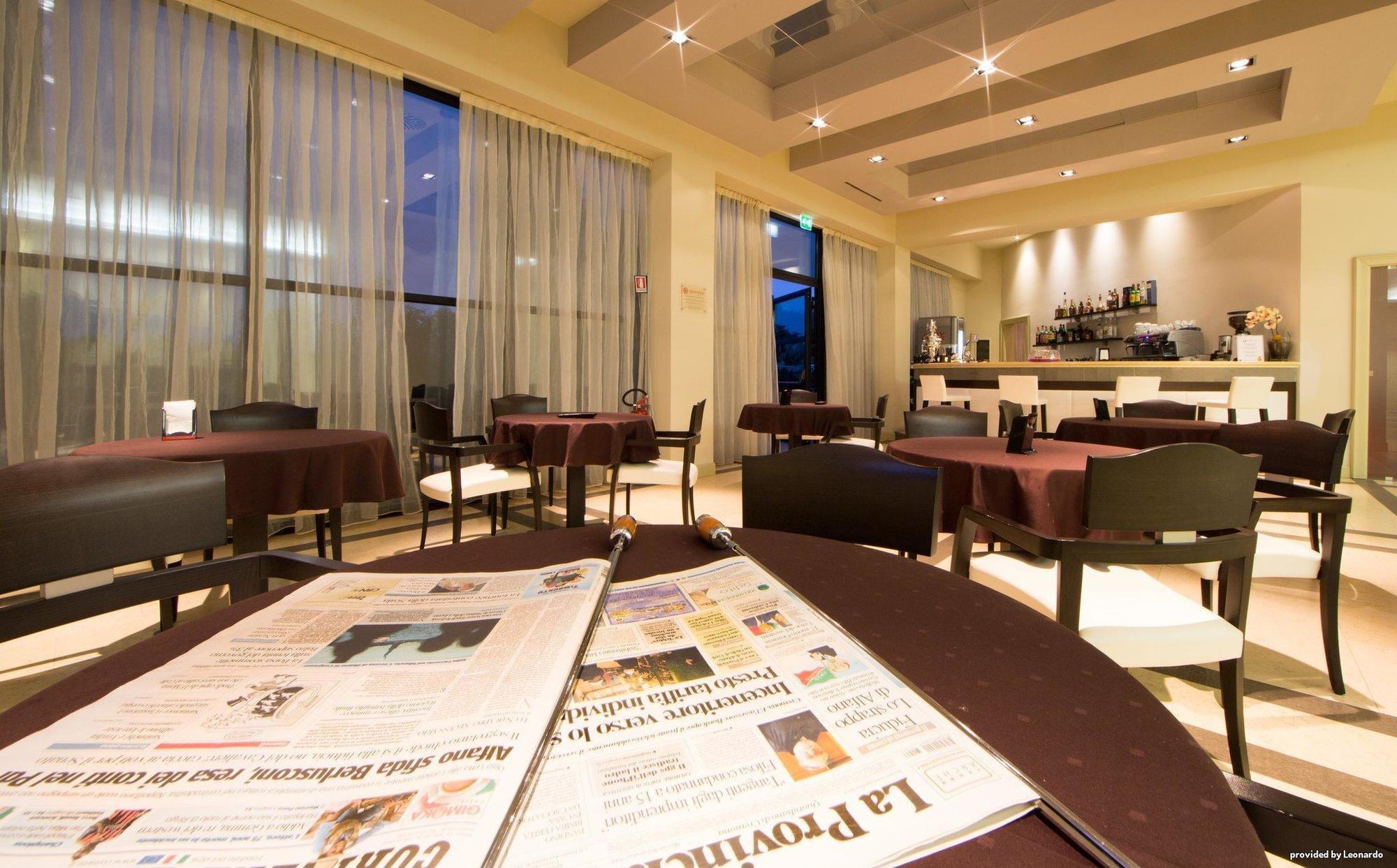 Cremona Palace Hotel Costa Sant'Abramo ภายนอก รูปภาพ